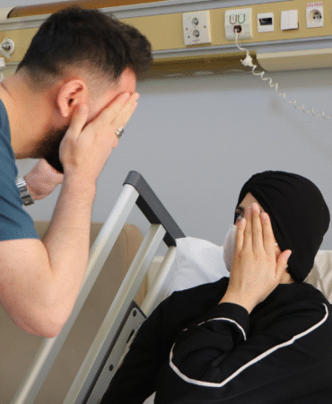 Doktorlardan hamile hastaya eş zamanlı iki operasyon Sezaryen ve beyin tümörü ameliyatı yapıldı
