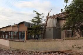 Eskişehir’de camiye yıldırım düştü İmam yaralandı