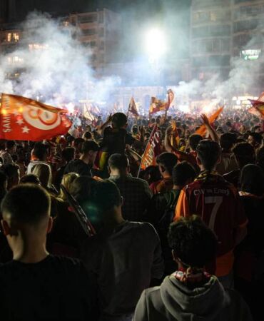 Galatasaray'ın şampiyonluğu İstanbul'da coşkuyla kutlandı