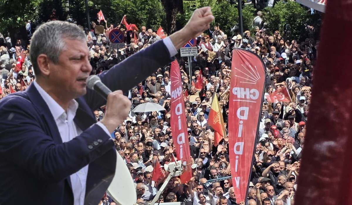 Güvenpark'tan Anıtkabir'e yürüyüş On binlerce kişi Özgür Özel'in çağrısıyla buluştu
