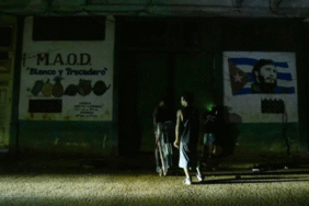 Havana tekrardan karanlıklar içinde kaldı Küba'da halk 'ışıkları açın' sloganı attı
