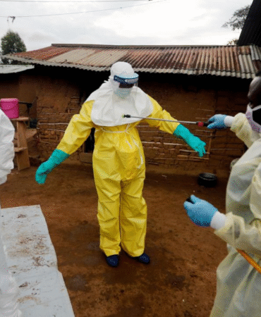 Küresel sağlık alarmı DSÖ, Ebola salgını nedeniyle acil durum duyurdu