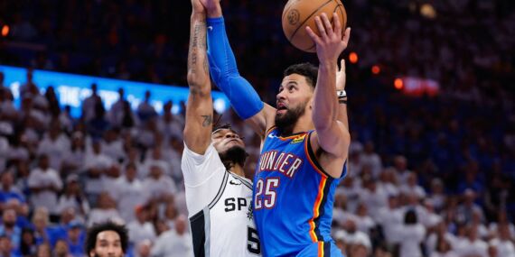 NBA Batı Konferansı finalinde Thunder, Spurs karşısında eşitliği sağladı