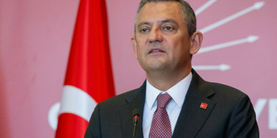 Özgür Özel açıkladı: CHP savunma hattından çıkıp ‘hücum’ stratejisine geçiyor