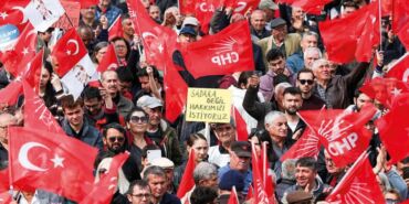 Özgür Özel’in sözleri harekete geçirdi AKP’li hukukçulardan CHP’ye kapatma çağrısı