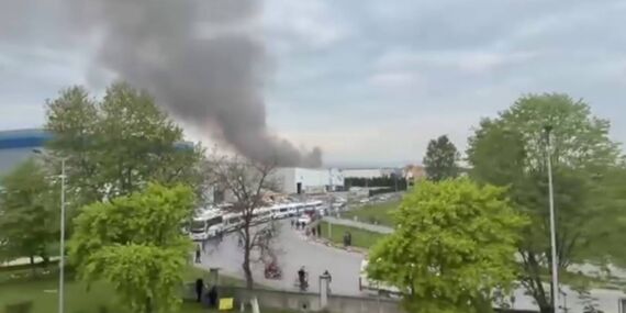 Sakarya’da fabrikada patlama sonrası yangın: 1’i ağır, 8 yaralı