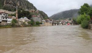 Sel ve taşkın riski Amasya ve Tokat’ta eğitime ara verildi