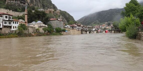 Sel ve taşkın riski: Amasya ve Tokat’ta eğitime ara verildi