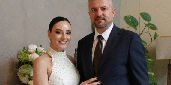 Sevcan Orhan ve Buca Belediye Başkanı Görkem Duman nişanlandı: İlk kare geldi