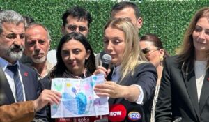 Silivri'de duruşma salonu önünde dikkat çeken çağrı ‘Ne olur bizi adalete inandırın’