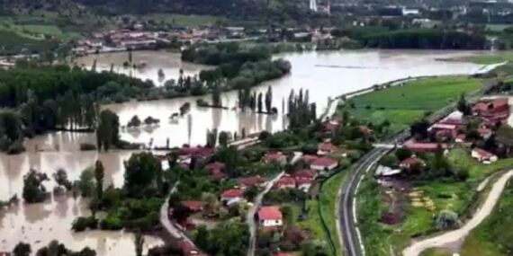 Tokat’ta taşkın riski: Polis ekiplerinden tahliye anonsu