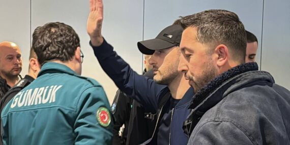 Fenerbahçeli taraftarlardan Domenico Tedesco’ya duygusal veda