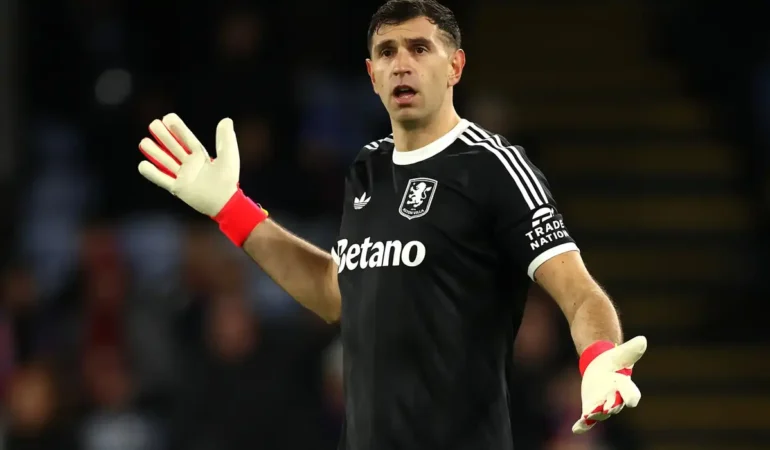 emiliano-martinez-aston-villa-re