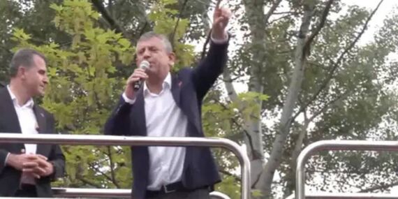 CHP Genel Başkanı Özgür Özel yurttaşlara seslendi: ‘CHP’yi üçüncü sefer açmak için ben var gücümle çalışacağım’