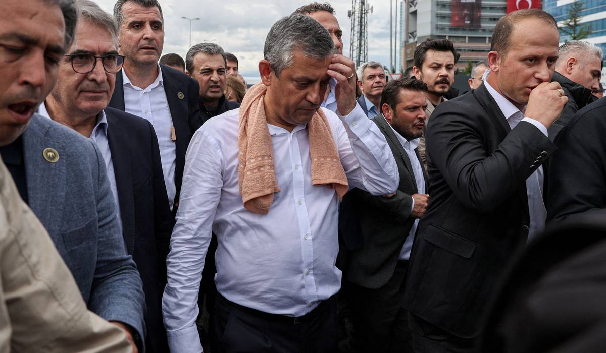 özgür özel