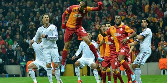 Yeşil sahaların efsane konukları: Süper Lig’de iz bırakan dünya yıldızları