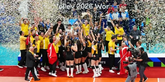 VakıfBank Avrupa’nın zirvesinde! Dev finalde Eczacıbaşı Dynavit’i devirerek 7. kez şampiyon oldu