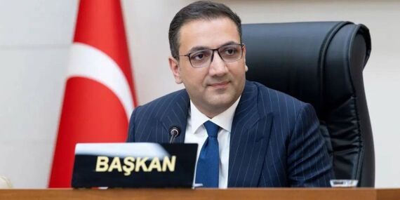 Balçova Belediye Başkanı Onur Yiğit hakkında ev hapsi kararı: Alkışlarla çıktı