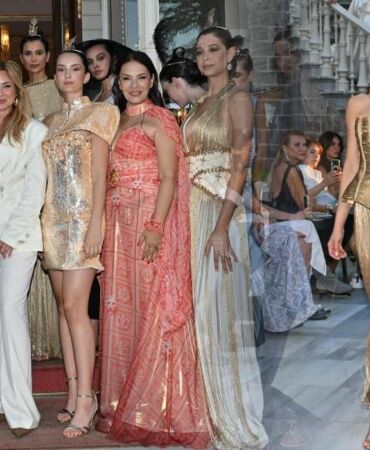 Büyükada'da bir ilk Tuba Ergin'in defilesi Türkiye'nin ilk Net Zero Couture etkinliği oldu