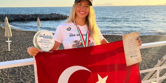 Ultra maraton yüzücüsü Eda Savcıgil’den İtalya’da “tarihi” birincilik