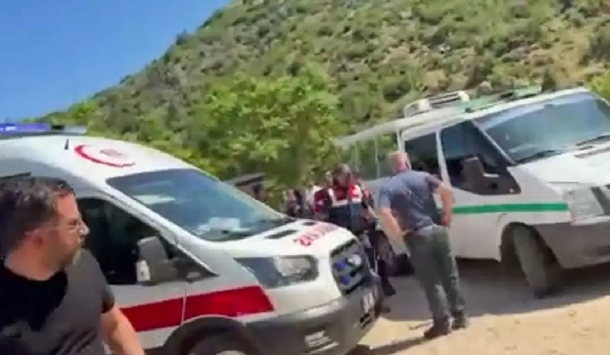 Eğirdir’de şüpheli ölüm İki genç araçta ölü bulundu