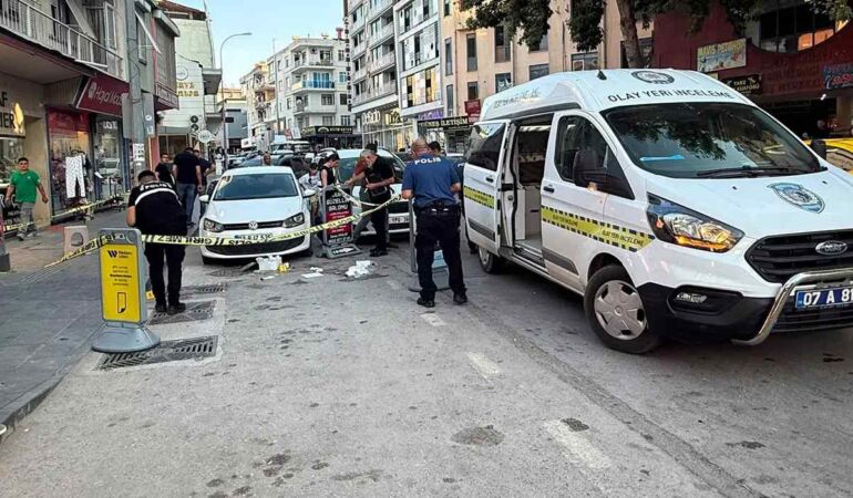 Elinde pastayla silahlı saldırıya uğradı