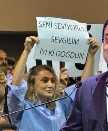 İBB davasında 44’üncü gün İmamoğlu’na “İyi ki doğdun” pankartları