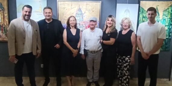 'İki Yakalı Bir İstanbul' sergisine yoğun ilgi Süre 3 Temmuz’a uzatıldı