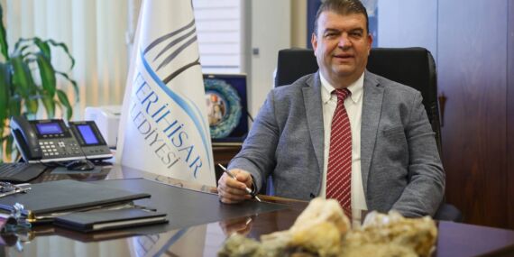 Seferihisar Belediye Başkanı gözaltında diyalize götürüldü