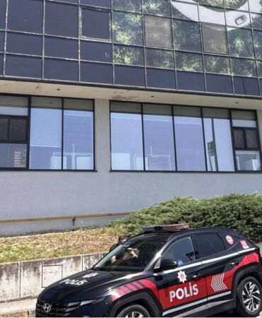 İstanbul'da Otokoç binasına silahlı saldırı