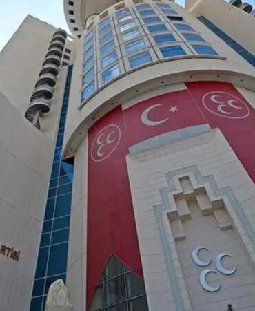 MHP’de 2 ilçe başkanı görevinden istifa etti