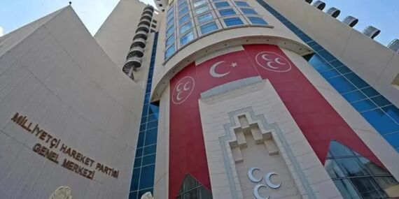 MHP’de 2 ilçe başkanı görevinden istifa etti