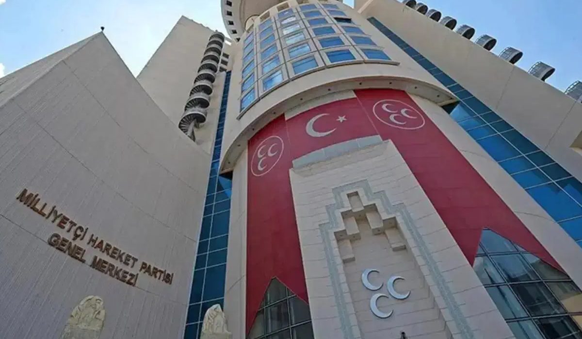 MHP’de 2 ilçe başkanı görevinden istifa etti