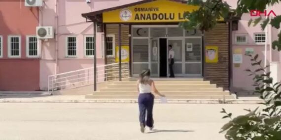 Osmaniye’de sınava saniyelerle geç kalan aday içeri alınmadı