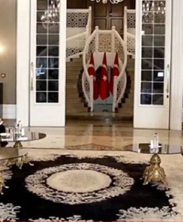 Özgür Özel canlı yayında konuştu 'Suçumuz CHP’yi birinci parti yapmak'