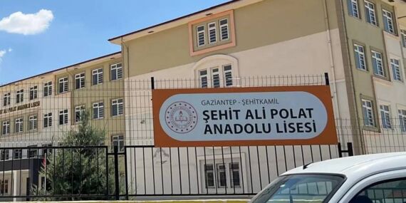 Parkta bıçaklanan lise öğrencisi ağır yaralandı!