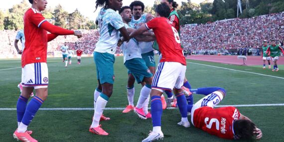 Rafael Leao’dan şoke eden hareket: Rakibine yumruk attı!