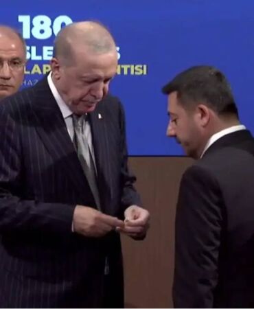 Recep Tayyip Erdoğan akp rozet