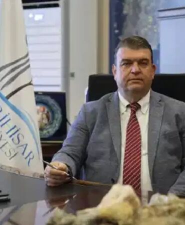Seferihisar Belediye Başkanı tutuklandı