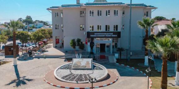 Seferihisar Belediyesi’ne operasyon: Başkan yardımcısı gözaltında!