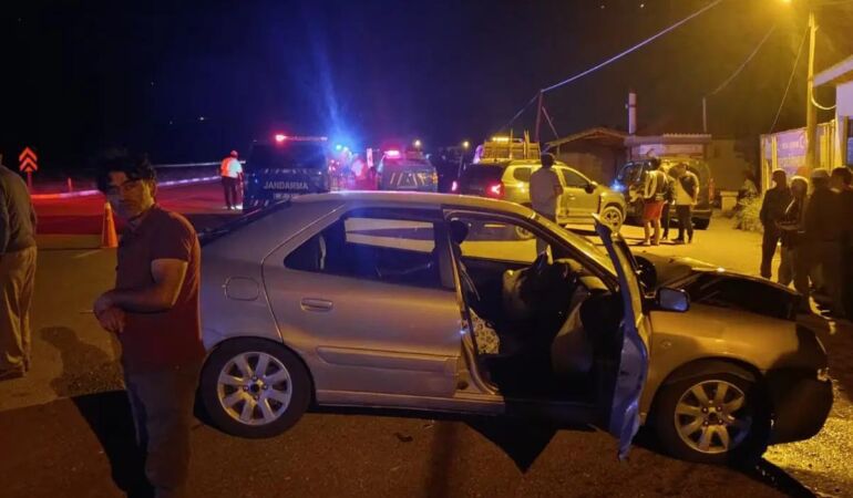 Sivas'ta iki otomobil çarpıştı 1 ölü, 3 yaralı