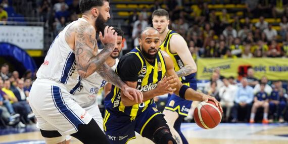 Fenerbahçe Beko’dan Anadolu Efes karşısında nefes kesen geri dönüş