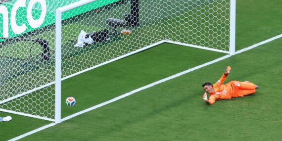 Dünya basınında gündem Fernando Muslera: ‘Elit seviyeye yakışmayacak bir gol yedi’