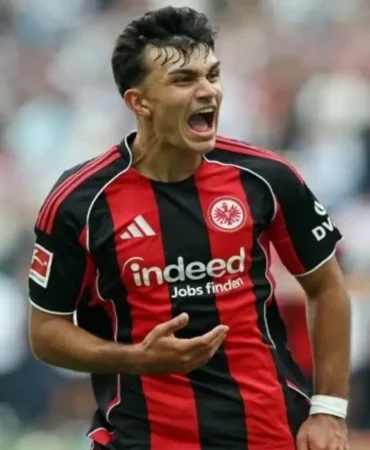 hft2fxjxkaacugb.jpg