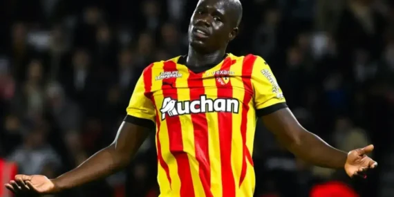 İsmail Kartal sonrası bir hamle daha: Fenerbahçe’de Sarr operasyonu hızlandı