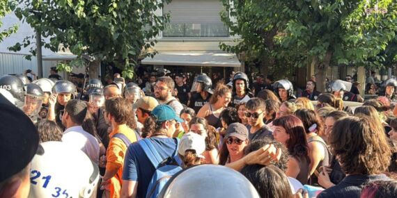 İzmir’de ‘Onur Yürüyüşü’ kapsamında toplanan gruba müdahale: 36 gözaltı
