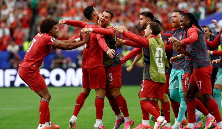 Cristiano Ronaldo tarihe geçti: Portekiz, Özbekistan’ı farklı devirdi