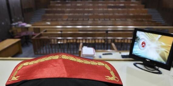 Savcı, duruşma sırasında kalp krizi geçirdi: Hayatını kaybetti
