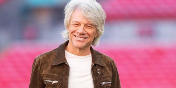 Ses teli ameliyatı sonrası sahnelerden uzak kalmıştı: Jon Bon Jovi turneyle geri döndü
