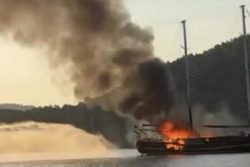 Göcek açıklarında tekne yanarak battı